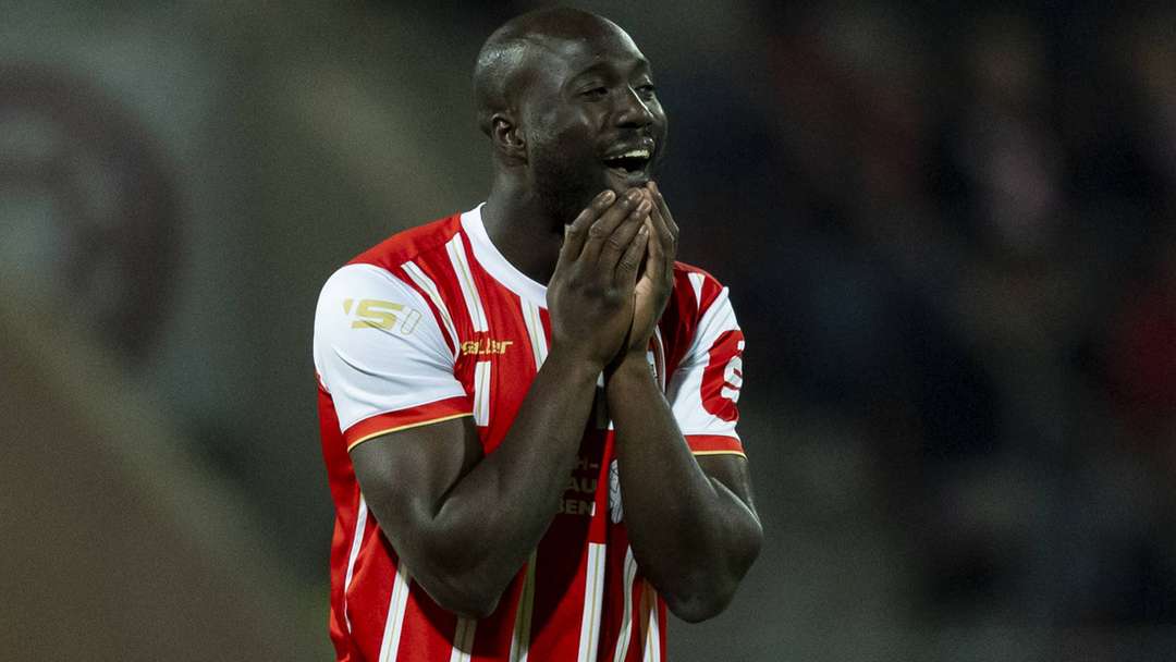 El futbolista Raphael Assibey-Mensah sufre un hackeo en Instagram